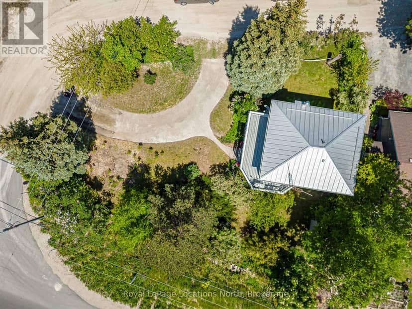 102 Fraser Crescent — photo 11 of 40