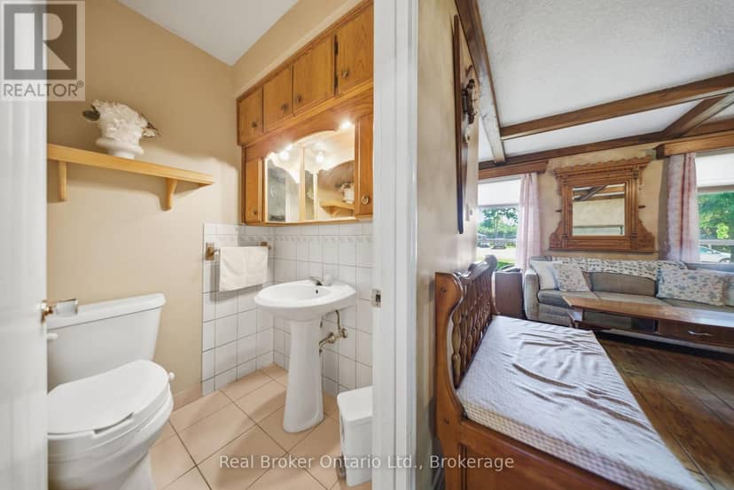 800 Tremaine Avenue S — photo 12 of 40