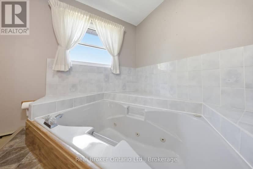 800 Tremaine Avenue S — photo 26 of 40