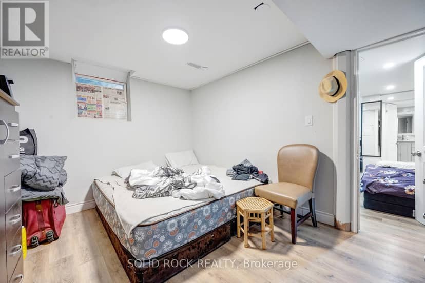 60 Martindale Crescent — photo 34 of 40