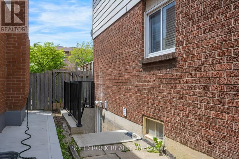 60 Martindale Crescent — photo 36 of 40