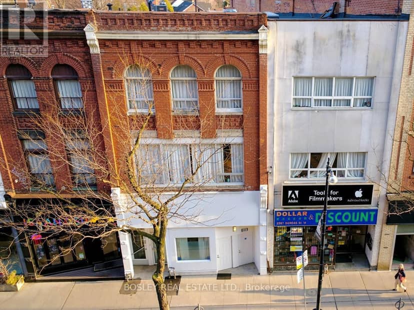 2963 Dundas Street W, Toronto, photo 2