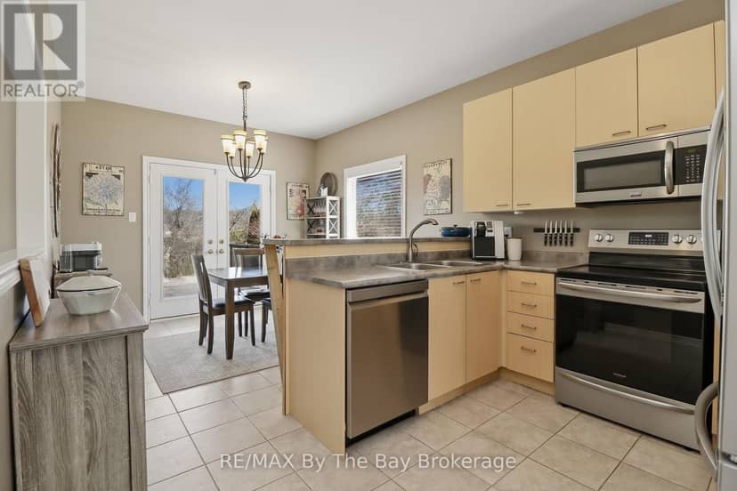 18 Maple Drive — photo 16 of 40