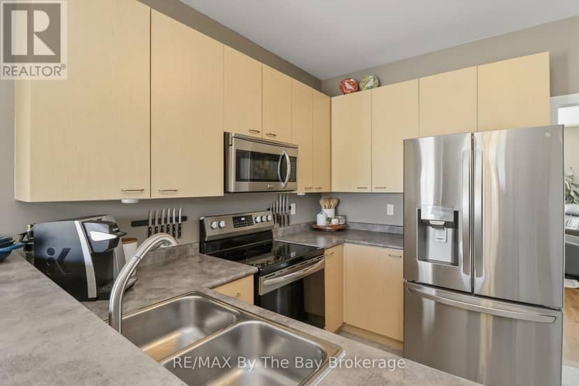 18 Maple Drive — photo 19 of 40