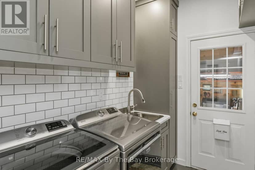 18 Maple Drive — photo 31 of 40