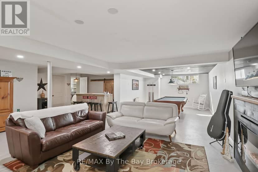 18 Maple Drive — photo 6 of 40