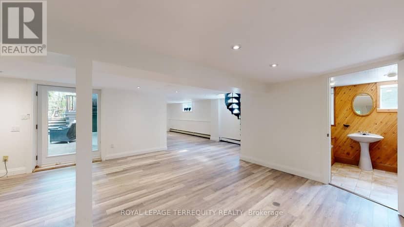 65 Burnhamthorpe Crescent — photo 39 of 40