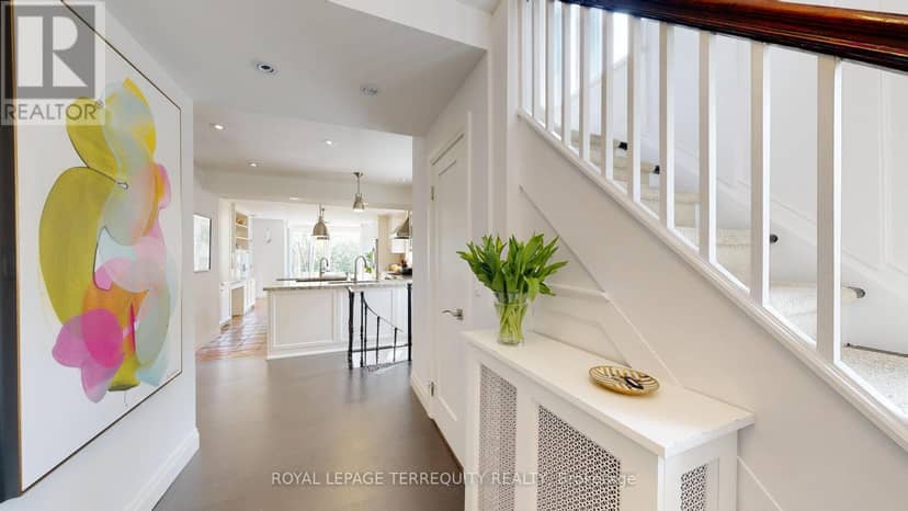 65 Burnhamthorpe Crescent — photo 7 of 40