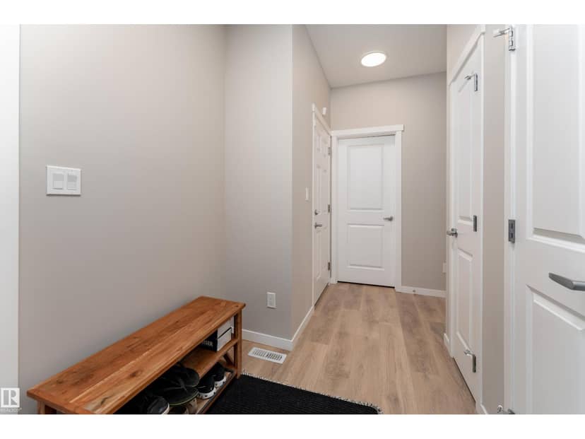 2520 152 AV NW — photo 12 of 40