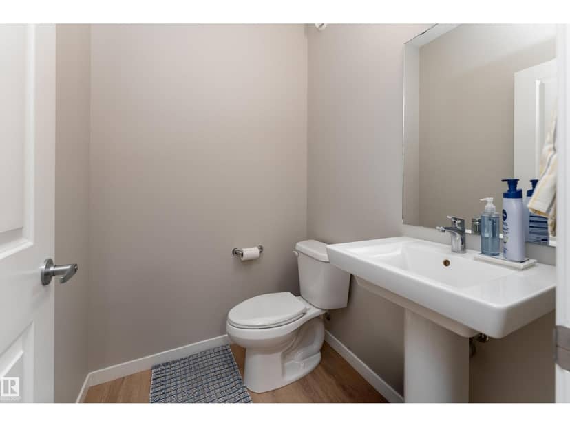 2520 152 AV NW — photo 13 of 40