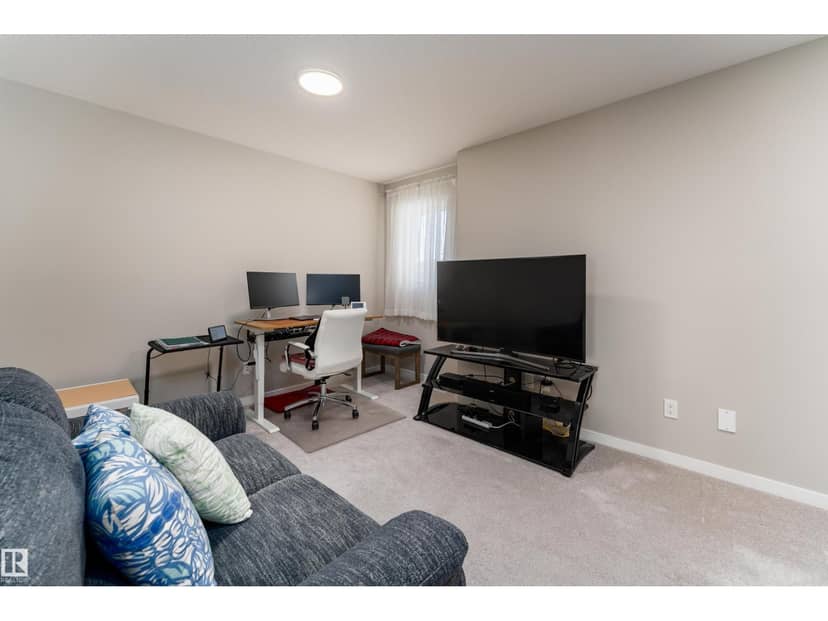 2520 152 AV NW — photo 17 of 40