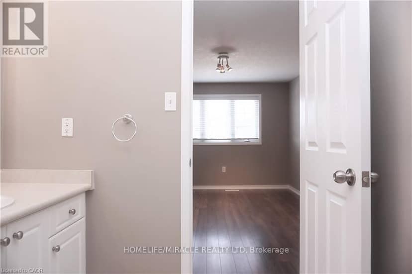 40 Madeleine Street — photo 18 of 31