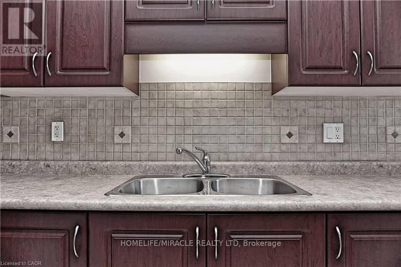 40 Madeleine Street — photo 4 of 31