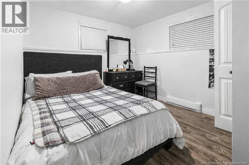 74 Ashley Crescent — photo 7 of 14