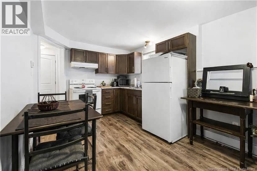 74 Ashley Crescent — photo 8 of 14