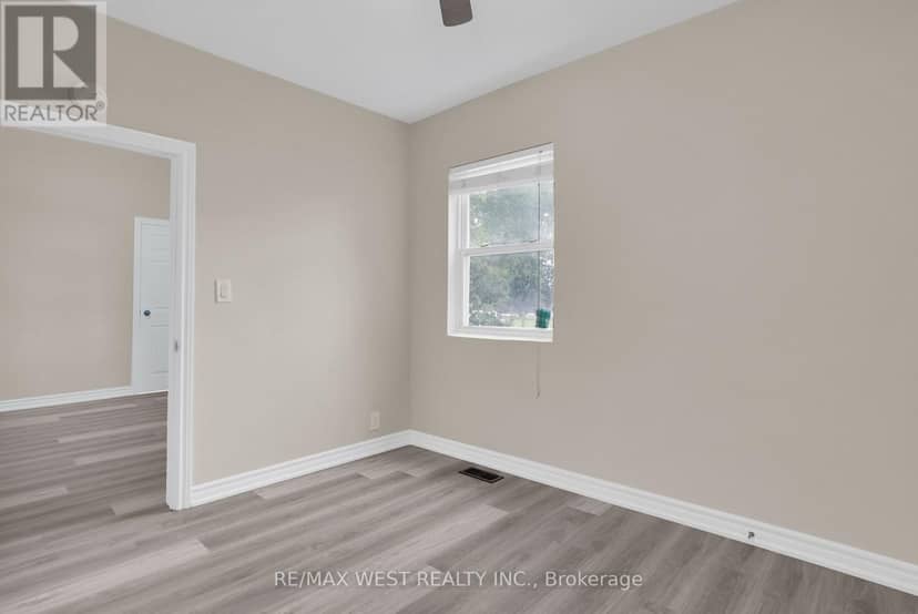 19015 Dufferin Street, King, photo 4