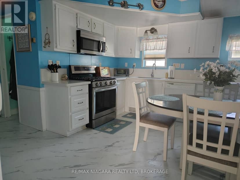 54 Quarry View Village, Port Colborne, photo 2