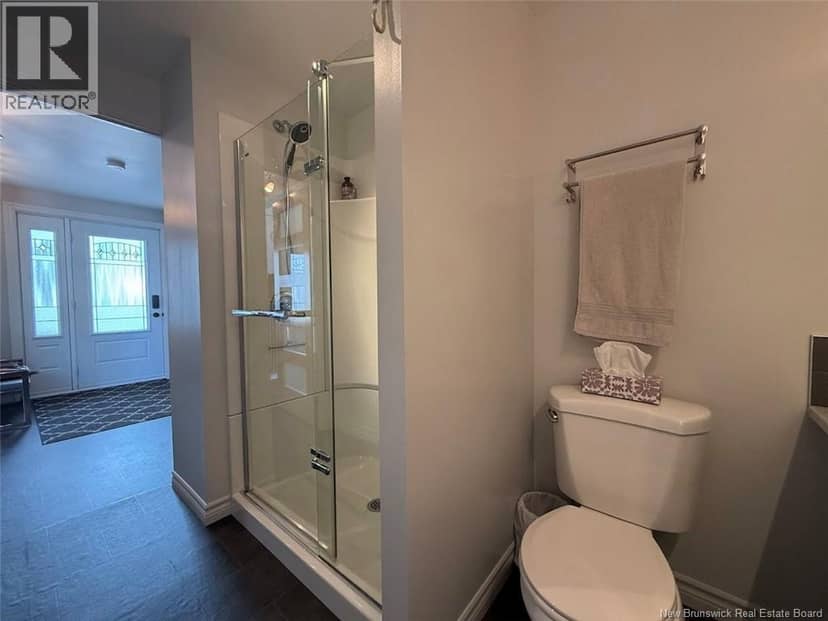 59 42e Avenue — photo 13 of 36