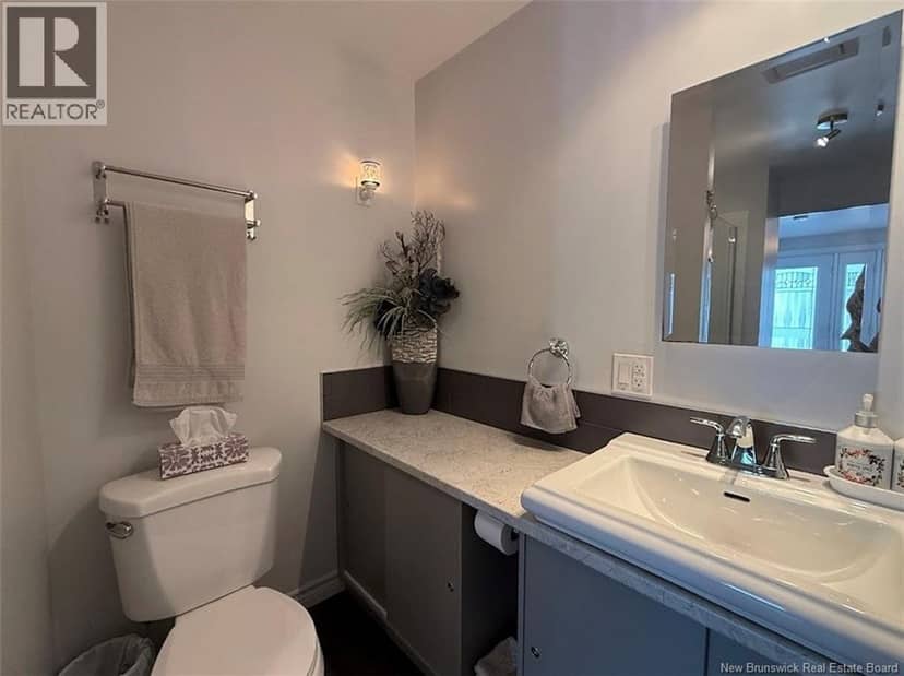 59 42e Avenue — photo 14 of 36