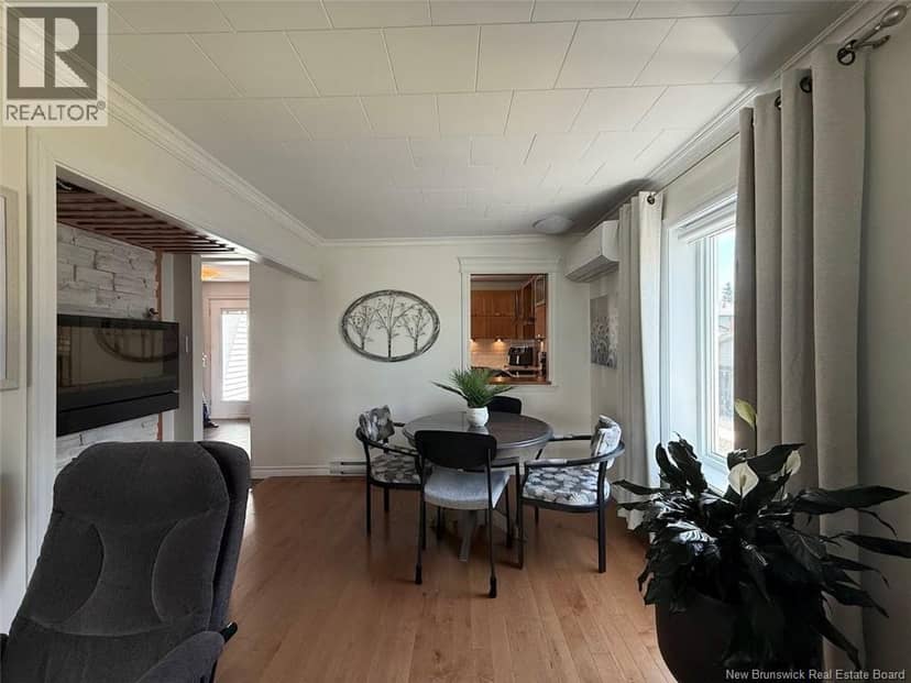 59 42e Avenue — photo 7 of 36
