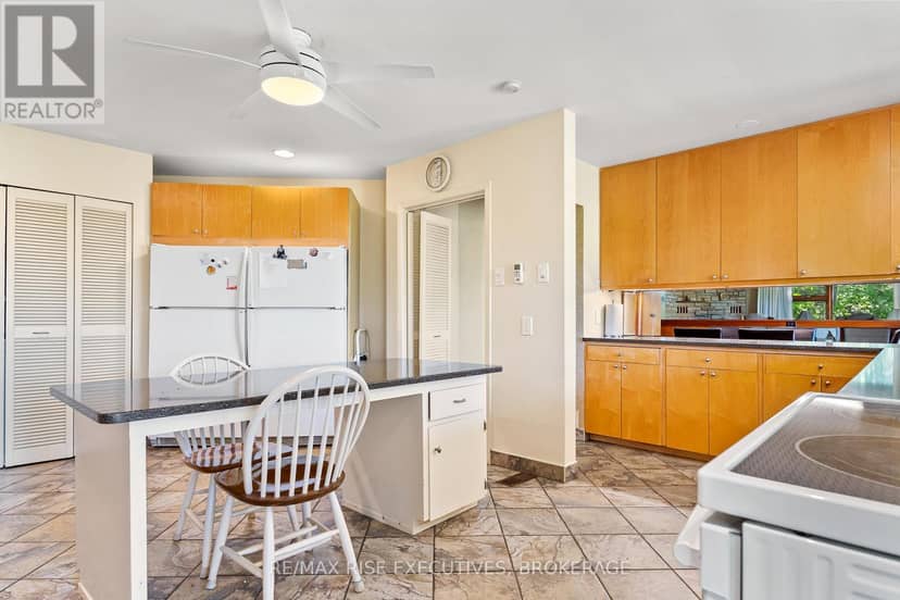 22 The Point Road — photo 10 of 40