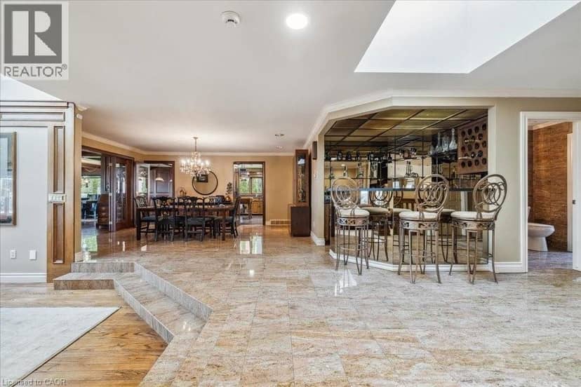 7 LAKEGATE Drive — photo 10 of 40