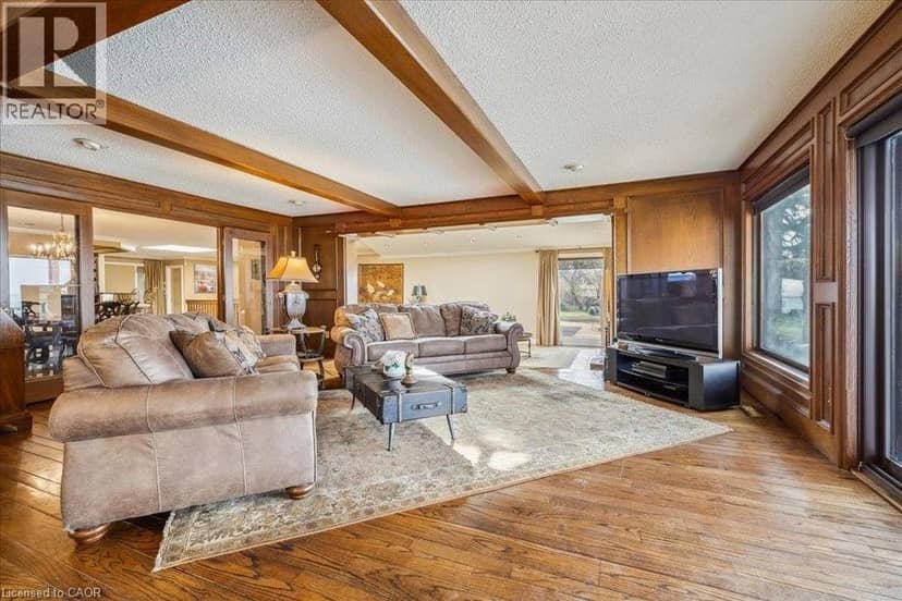 7 LAKEGATE Drive — photo 14 of 40