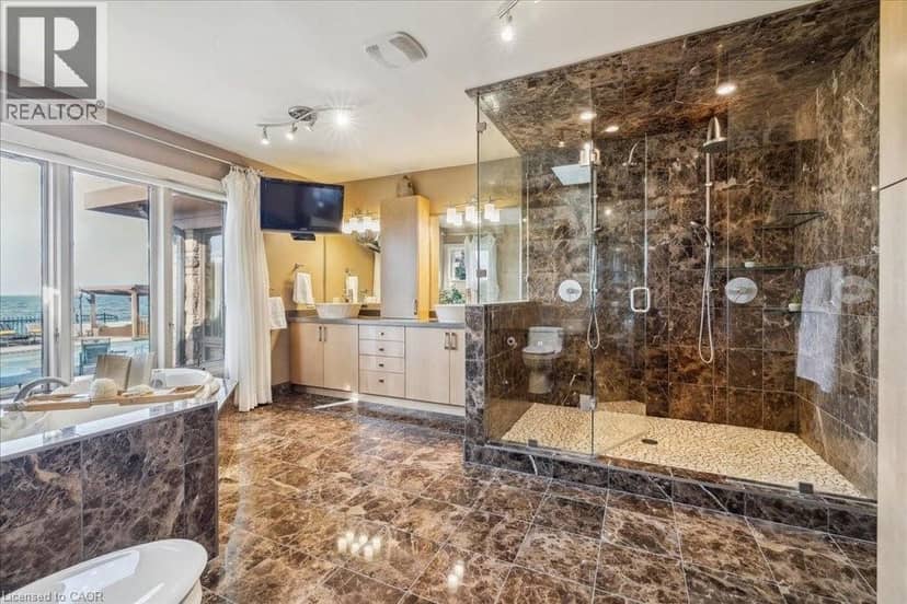 7 LAKEGATE Drive — photo 25 of 40