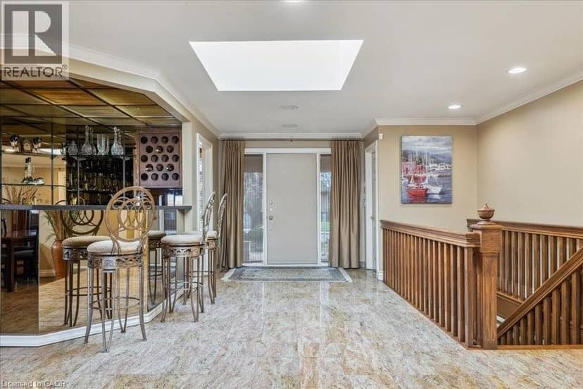 7 LAKEGATE Drive — photo 9 of 40