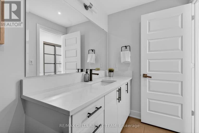 307 - 1035 Bank Street — photo 22 of 40