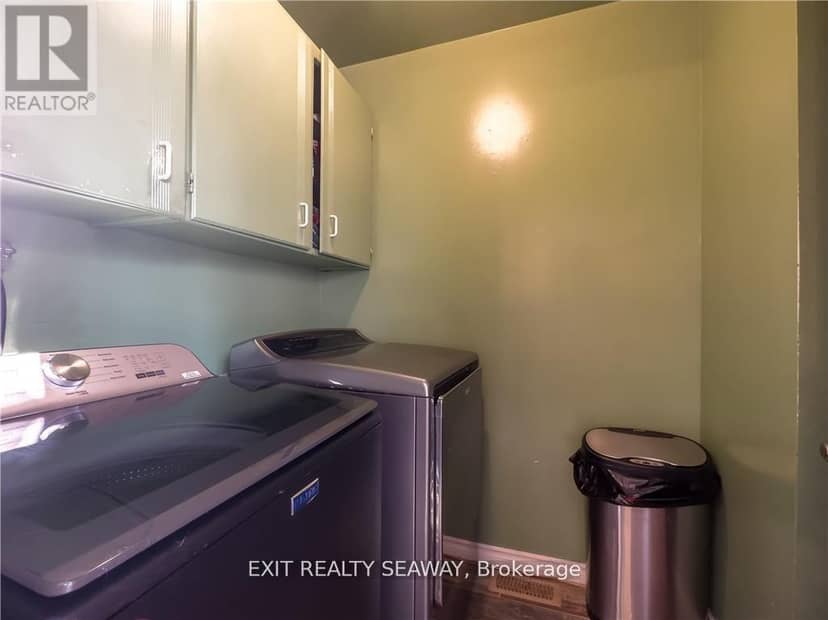 400 Lynwood Drive — photo 11 of 25