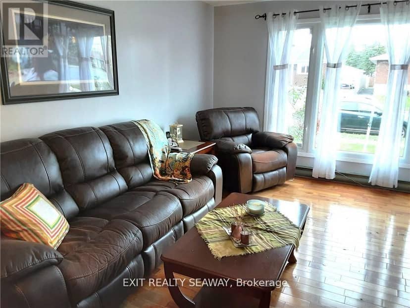 400 Lynwood Drive — photo 5 of 25
