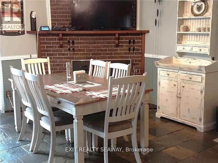 400 Lynwood Drive — photo 8 of 25
