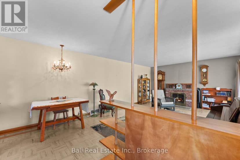 488 Hastings Street N — photo 17 of 32