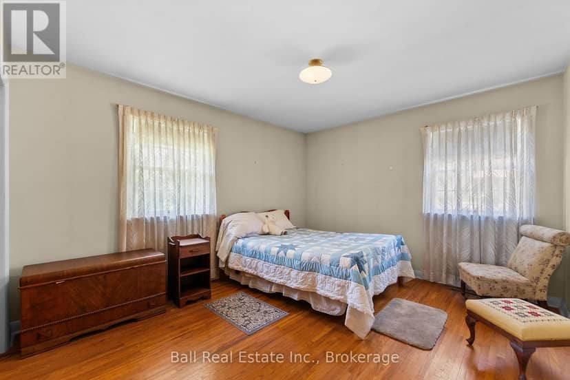 488 Hastings Street N — photo 21 of 32