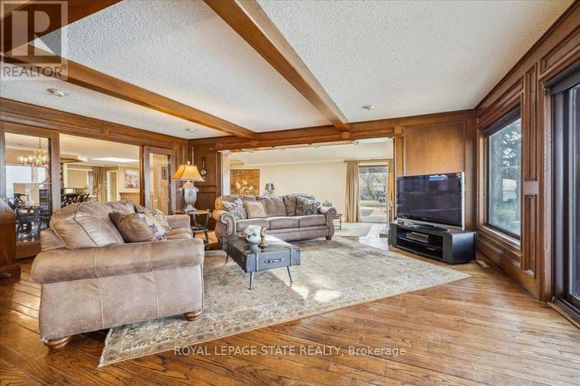 7 Lakegate Drive — photo 14 of 40