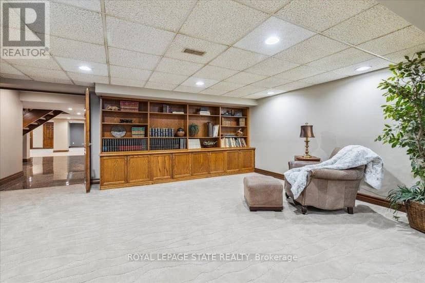 7 Lakegate Drive — photo 32 of 40