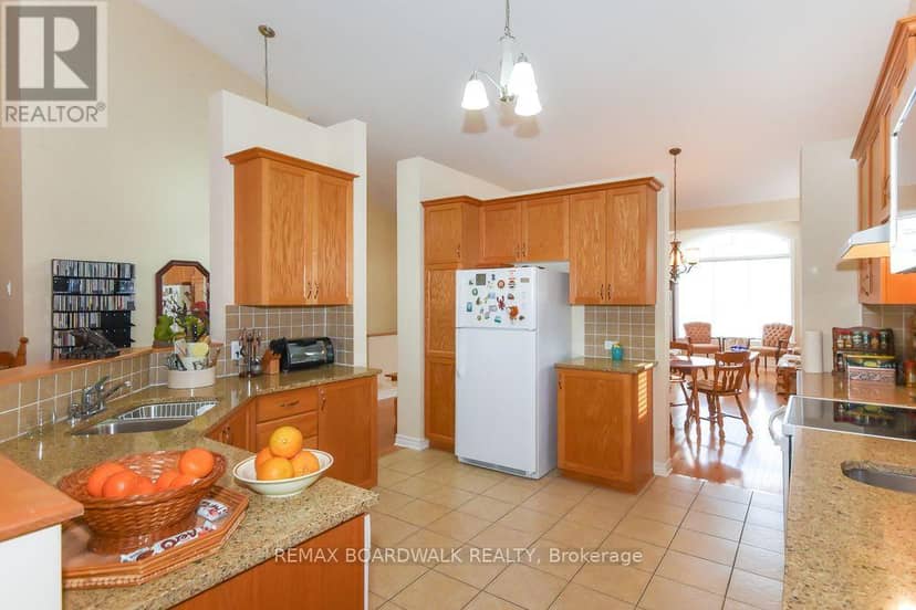 1861 Mickelberry Crescent — photo 18 of 36