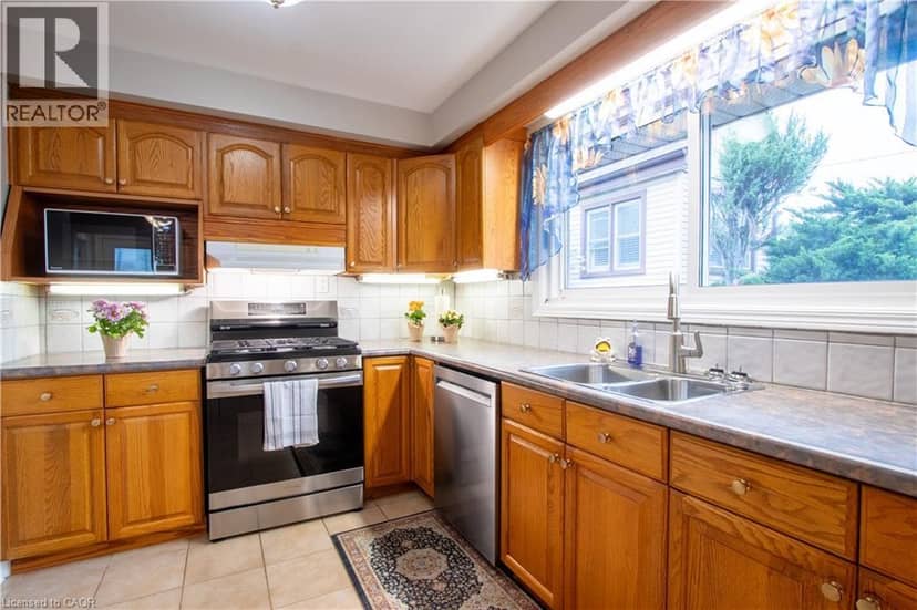 652 UPPER WENTWORTH Street — photo 3 of 16