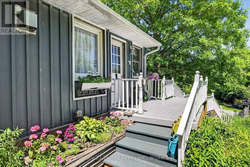 90 Bowen Road — photo 8 of 40