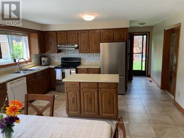 8408 Islington Avenue — photo 10 of 30