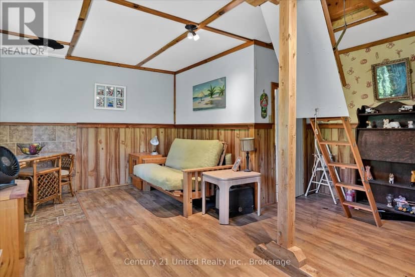90 Bowen Road — photo 31 of 40