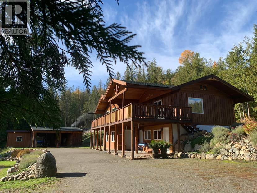 296 Trinity Valley Road, Lumby