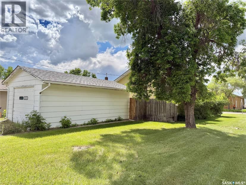 175 5th AVENUE NW, Swift Current, photo 2
