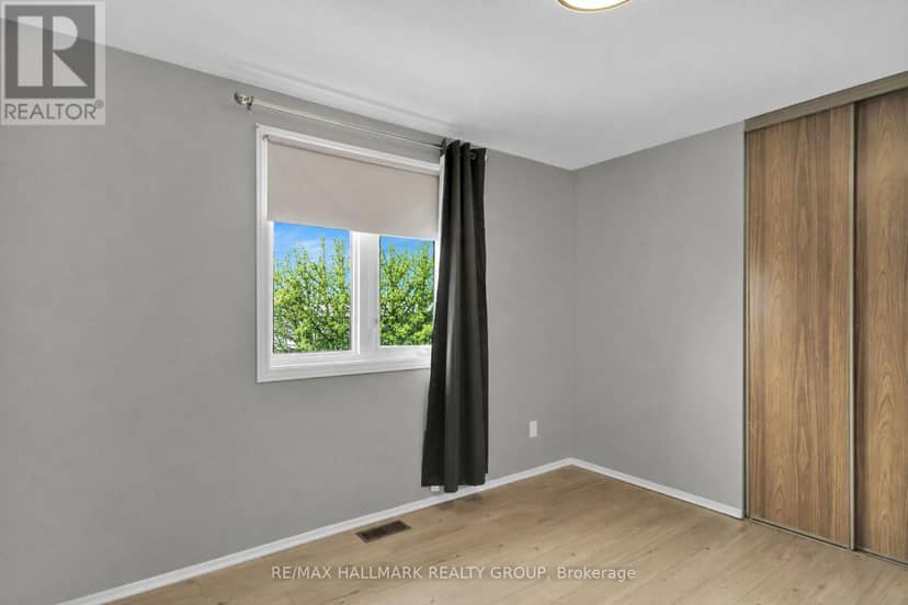 13 Coolspring Crescent — photo 18 of 23