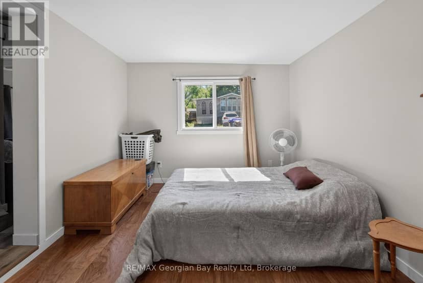24 Lakeshore Road — photo 9 of 25