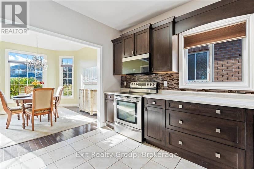 14 Cavendish Drive — photo 10 of 40