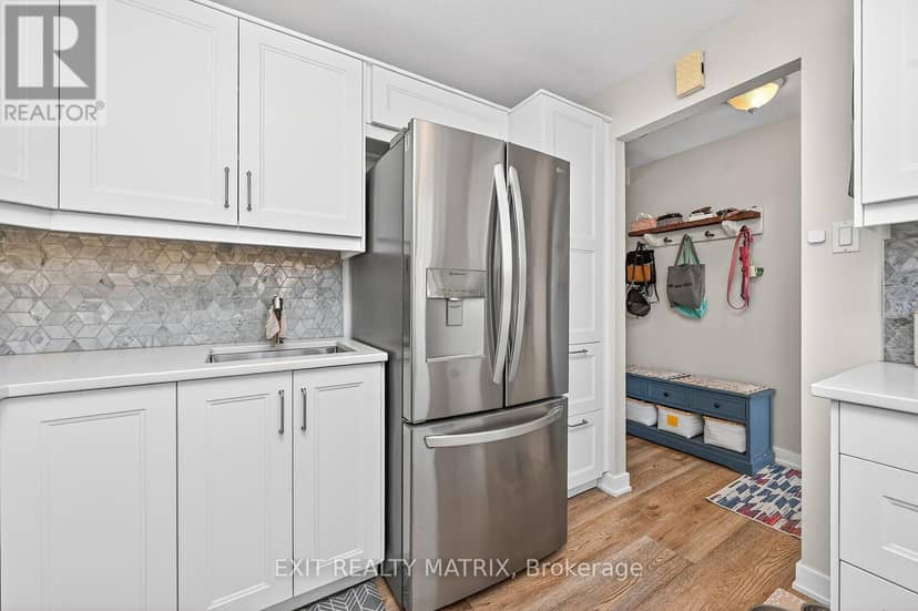 F - 1777 Lamoureux Drive — photo 9 of 36