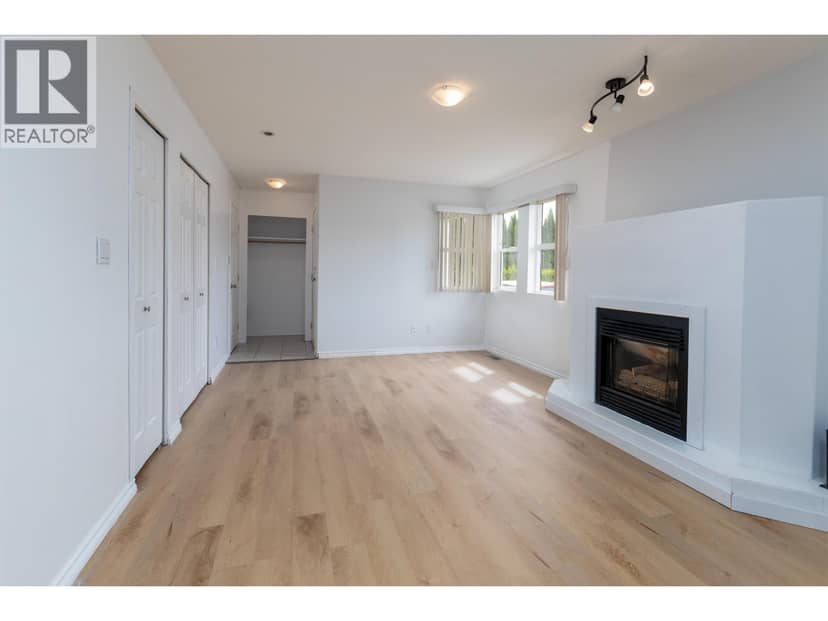 101 4822 LAZELLE AVENUE, Terrace, photo 2