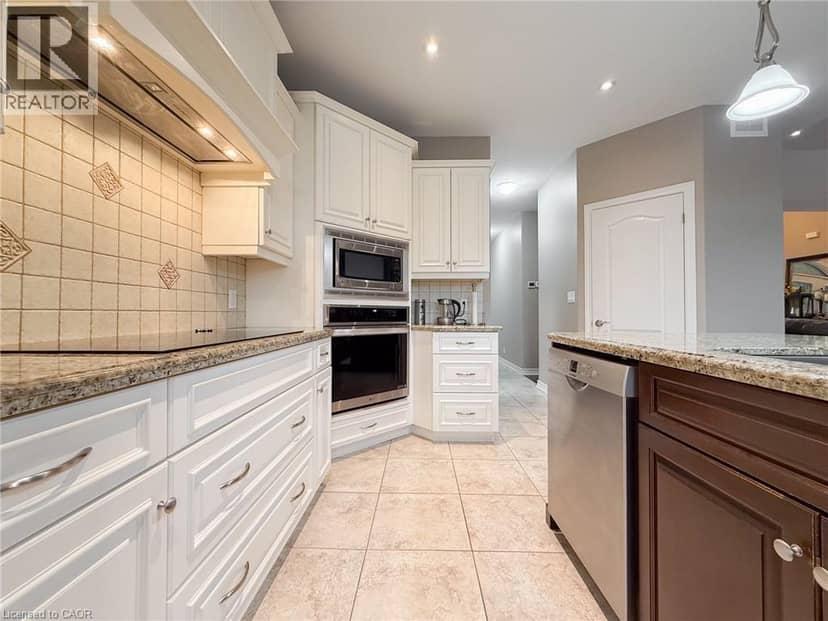 69 TAN Avenue — photo 20 of 40
